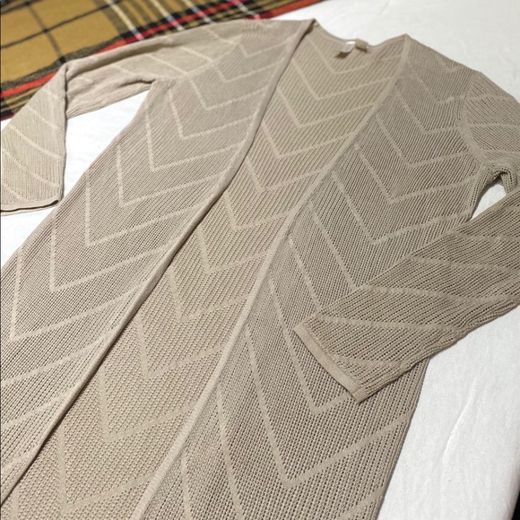 Woman’s Long Open Front Flowy Cardigan 🍂🍁 - Picture 2 of 8